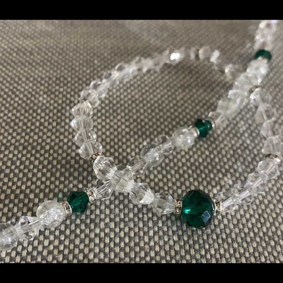 Clear Glass and Green Beaded Necklace Set - Picture 8 of 9